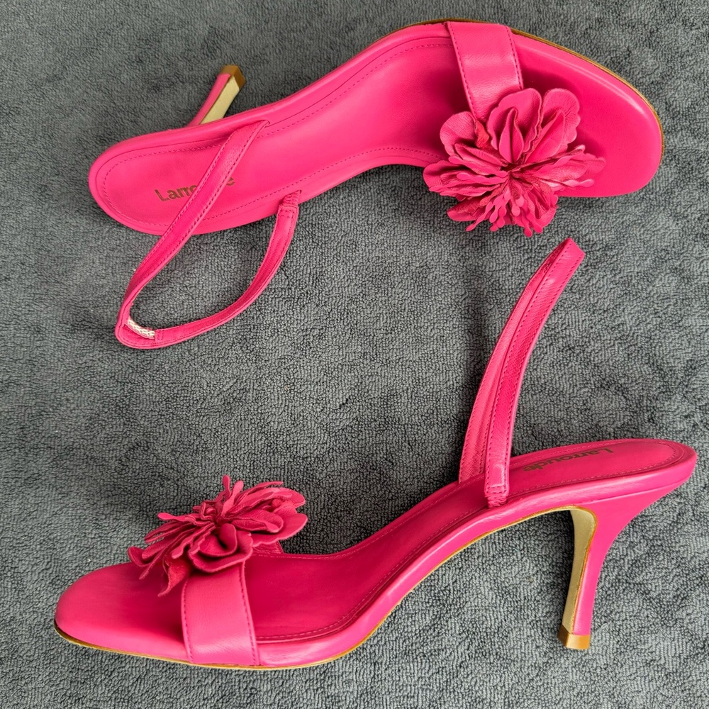 Larroudé Hibiscus Slingback Sandal
Magenta Size 9 - Picture 4 of 9